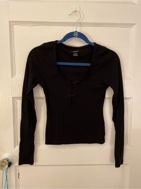 NWOT American Eagle Long Sleeve Bow T-shirt